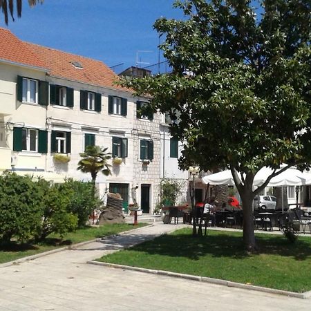 Apartments Nina Riva Каштела Экстерьер фото